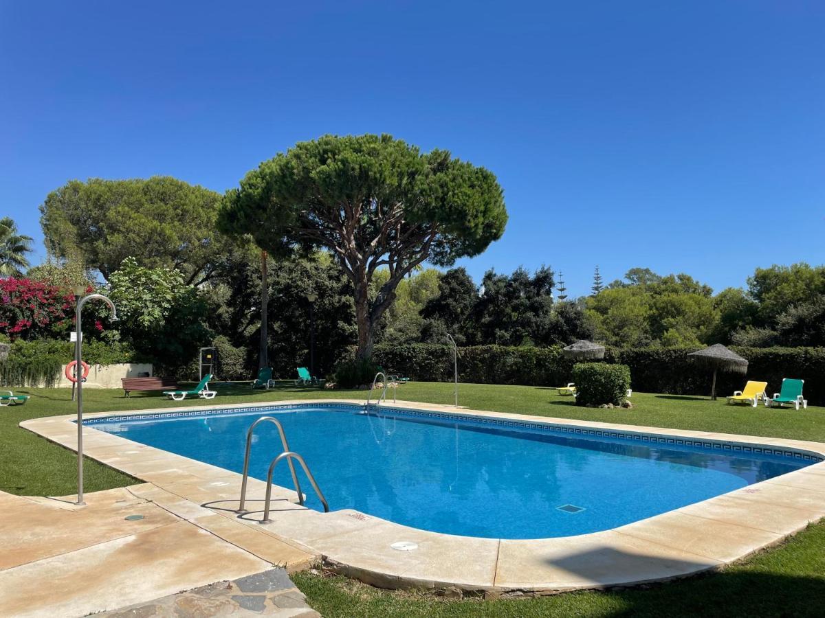 Beautiful Holiday Apartment 2 Bedroom Beach And Pool Malaga Marbella Calahonda Royale Mijas Costa Spain Exterior foto